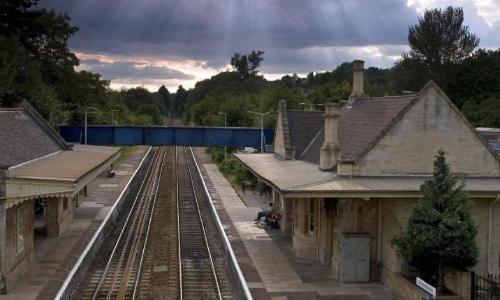There is a railway station in north of our country. The name is very interesting. Many people say: I can't read it.