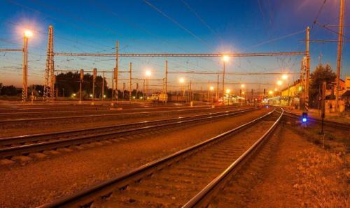 There is a railway station in north of our country. The name is very interesting. Many people say: I can't read it.