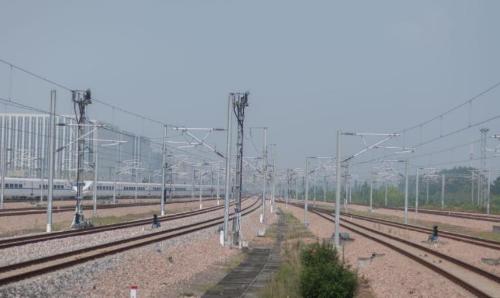 There is a railway station in north of our country. The name is very interesting. Many people say: I can't read it.