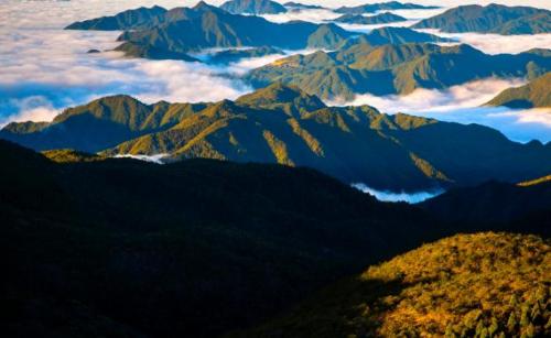 It's a pity to miss one of top 10 mountains in Zhejiang The scenery on top of mountain is beautiful