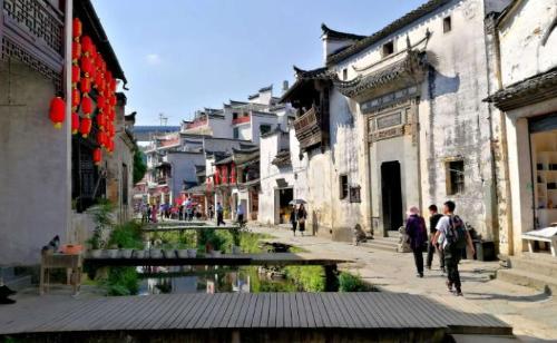 The ideal city for retirees in Jiangxi was originally part of Anhui Province, with a pleasant climate and beautiful scenery.
