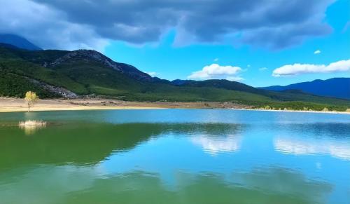 Yuhu Village, a hidden paradise at foot of Yulong Snow Mountain, is known as "the first village under Yulong Mountain."