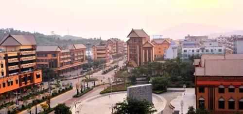China's next Sanya, which is warmer in winter than Kunming and cooler in summer than Beihai, has become a new choice for living.