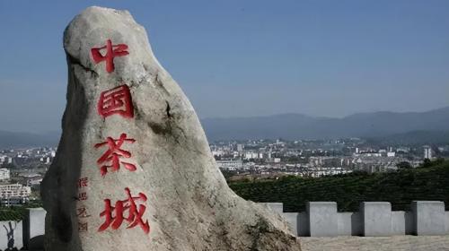 China's next Sanya, which is warmer in winter than Kunming and cooler in summer than Beihai, has become a new choice for living.