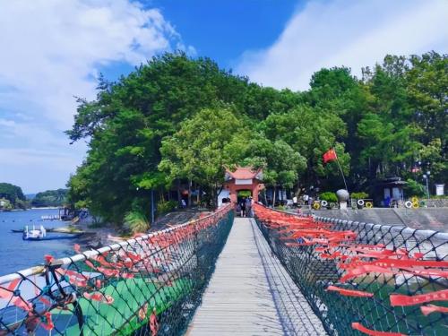 The two most successful reservoir renamings in China, one in Anhui and one in Zhejiang, have beautiful scenery.