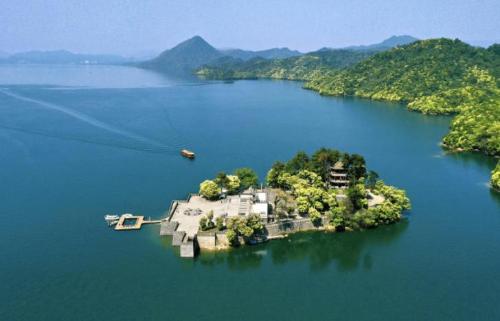 The two most successful reservoir renamings in China, one in Anhui and one in Zhejiang, have beautiful scenery.