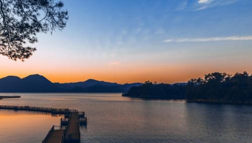 The two most successful reservoir renamings in China, one in Anhui and one in Zhejiang, have beautiful scenery.