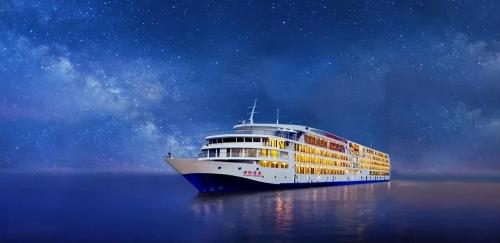 Century Legend cruise, 11 days and 10 nights from Nanjing to Chongqing, itinerary and quote, scenery is beautiful along way