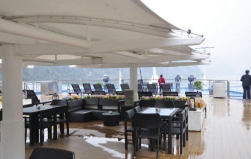 Century Legend cruise, 11 days and 10 nights from Nanjing to Chongqing, itinerary and quote, scenery is beautiful along way