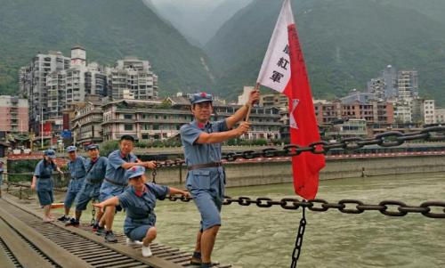 The Ludinga bridge, which Red Army crossed, has more than 10,000 iron rings weighing 40 tons, which are still strong.
