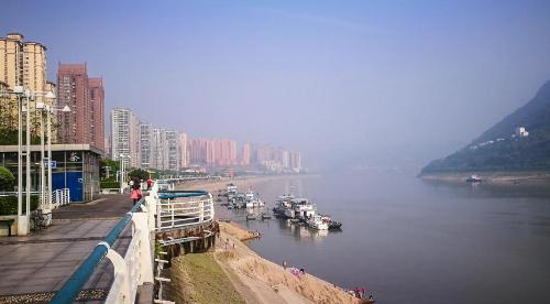 Century Legend cruise, 15 days and 14 nights from Shanghai to Chongqing Sheshui, scenery is beautiful along way