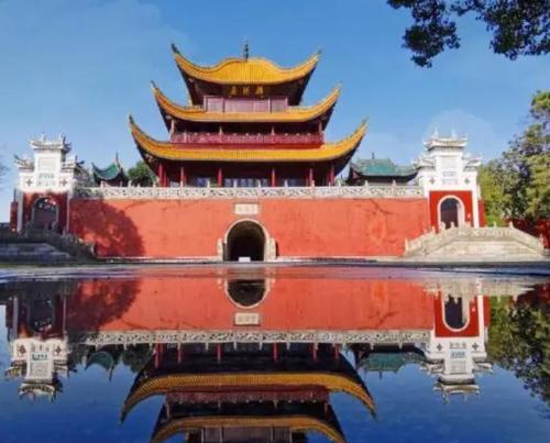 Century Legend cruise, 15 days and 14 nights from Shanghai to Chongqing Sheshui, scenery is beautiful along way