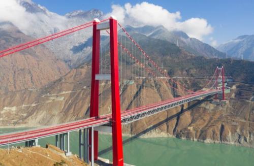 Yakang Expressway, tunnel and bridge, beautiful scenery at 318 Tibet Road, very beautiful