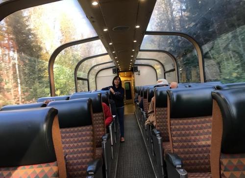 The cost is 3 billion! The world's first panoramic sightseeing train is finally here! Panoramic windows, landscape is so beautiful