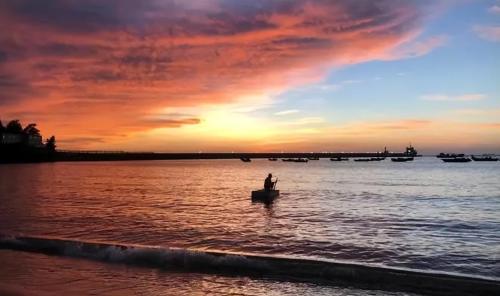 Guangxi, a small home island with a temperature of 23°C, does not lose to Phuket Tourists: this place is too suitable for retirement age