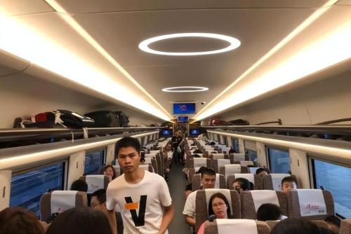 A high-speed rail ticket without a seat is not a permanent ticket! Those who bought a ticket without a seat do not stand honestly all time