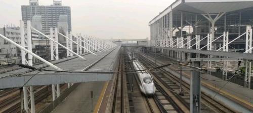 Beijing has a high speed train that goes directly to Beihai, Guangxi. There are only 10 stops along way. Have you ever experienced this?