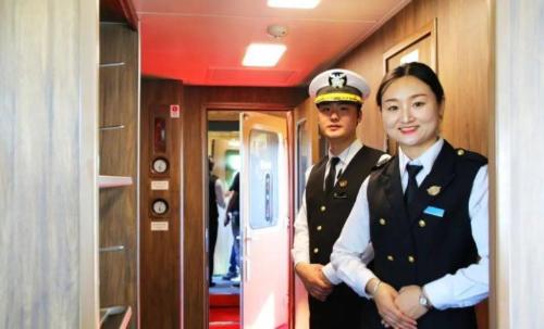 Hulunbeier, a train in far north of country with an average of 46,000 people per capita, the first luxury themed train is here.