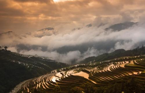 The only province in China without plains, houses are built on rocks, and every scenery is beautiful
