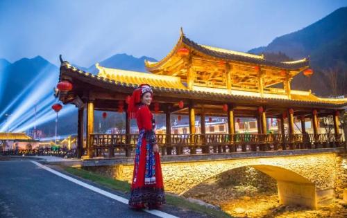 The coolest village in Guangdong, all houses of villagers are built on slopes above 45 degrees, and environment for chopping wood and cooking is wonderful.
