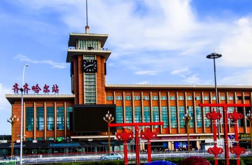The province with largest number of railway stations in country is 4 times larger than Jiangsu Province, where Japanese and Russians are inseparable.
