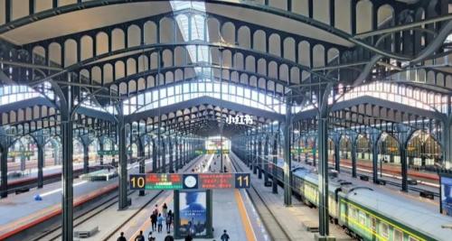 The province with largest number of railway stations in country is 4 times larger than Jiangsu Province, where Japanese and Russians are inseparable.
