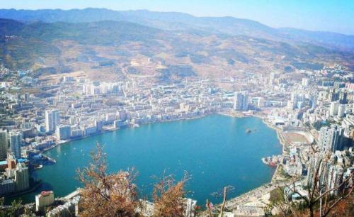 A small town in Yunnan suitable for lying? 7W to buy a house, leave work at 5 o'clock, but many people want to leave every year
