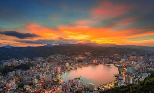 A small town in Yunnan suitable for lying? 7W to buy a house, leave work at 5 o'clock, but many people want to leave every year
