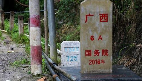 Through Guangdong and Guangxi, 300-year-old house became a natural frontier.