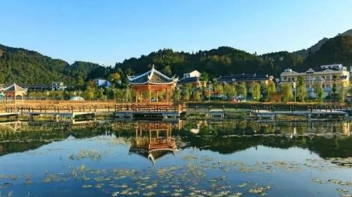 Through Guangdong and Guangxi, 300-year-old house became a natural frontier.