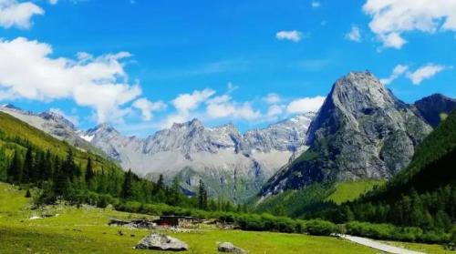 The nine great snow mountains in China are enchanting. Which one were you on?