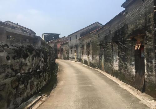 "Bagua Village", full of mysteries, where walls of houses are used as village walls, strangers often get lost.