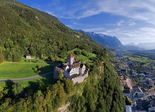A rich pocket country that can ski in winter as long as you give money, country can also be rented out by day.
