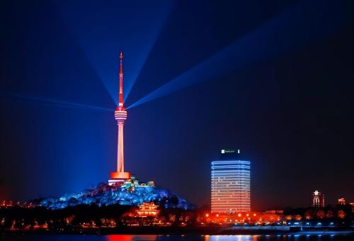 This is first TV tower in my country, built 10 years earlier than Oriental Pearl Tower, and its reputation has spread to United States.
