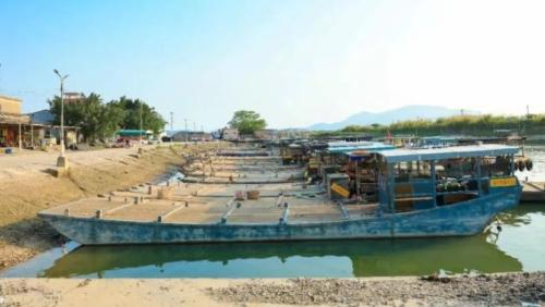The "city of oysters in China" is located here in Guangdong province, where you can have an unforgettable oyster banquet.
