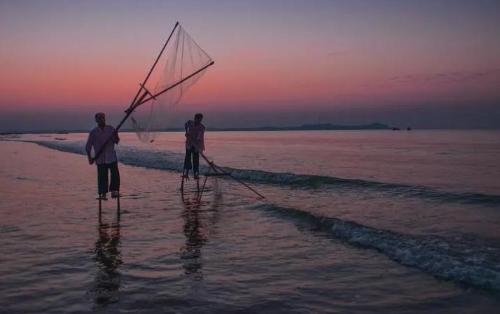 The three islands of Jing people have returned to embrace of their homeland and are developing rapidly. Today, only maritime nation lives in my country