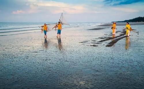 The three islands of Jing people have returned to embrace of their homeland and are developing rapidly. Today, only maritime nation lives in my country