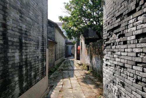 A 'strange' village in Guangdong province whose surname cannot be found among hundreds of surnames, villagers claim to be descendants of Xianbei
