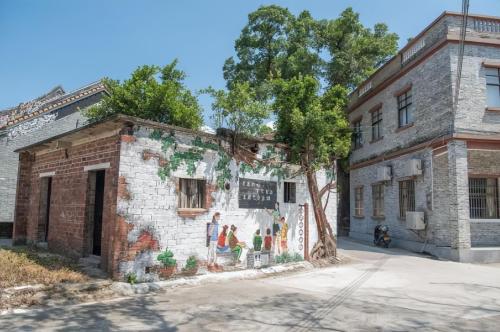 A 'strange' village in Guangdong province whose surname cannot be found among hundreds of surnames, villagers claim to be descendants of Xianbei
