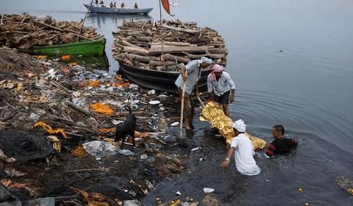 Ganges mineral water goes on sale and 100,000 bottles sell out within an hour? How dirty is water of Ganges?