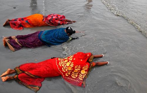 Ganges mineral water goes on sale and 100,000 bottles sell out within an hour? How dirty is water of Ganges?