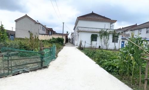 Overseas Chinese Village in Suzhou, built in 1923, is a small Western-style buildings, but why is it called "village of robbers"