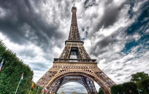 After spending 400 million to repair "leg", Eiffel Tower will no longer hold? where is money spent