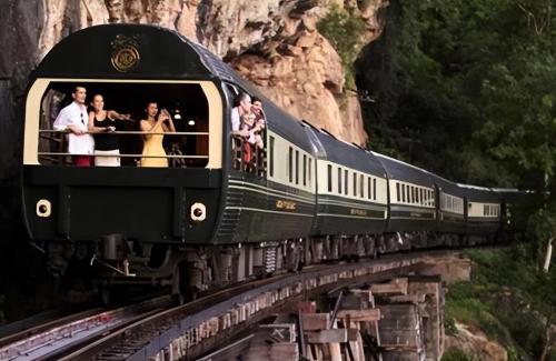 Our country has to take 17-day train, which starts at 10,000 yuan, and has an exclusive butler, but it's hard to find a ticket.