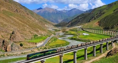 Liabilities exceeded 6 trillion yuan! My country's high-speed rail ticket costs 800 yuan, but why doesn't it support China's railways?