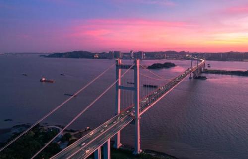 What is most profitable bridge in China? Previously, daily income was 6 million, and now there are no trucks on bridge.
