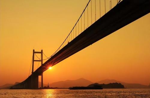 What is most profitable bridge in China? Previously, daily income was 6 million, and now there are no trucks on bridge.
