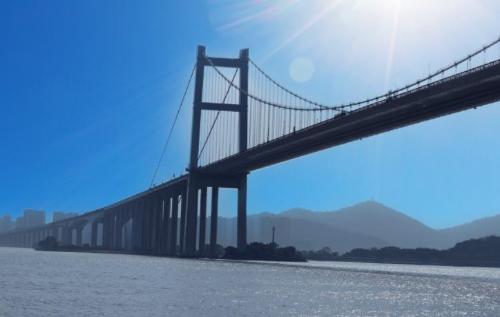What is most profitable bridge in China? Previously, daily income was 6 million, and now there are no trucks on bridge.