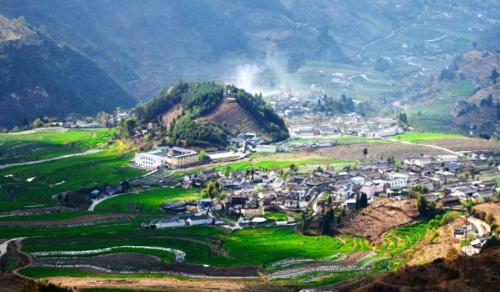 An abandoned winter shelter in Yunnan province at an altitude of only 800 meters is known as last secret place.
