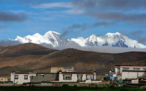 From Shigatse to Yadong, Tibet, China aims to build such a railway